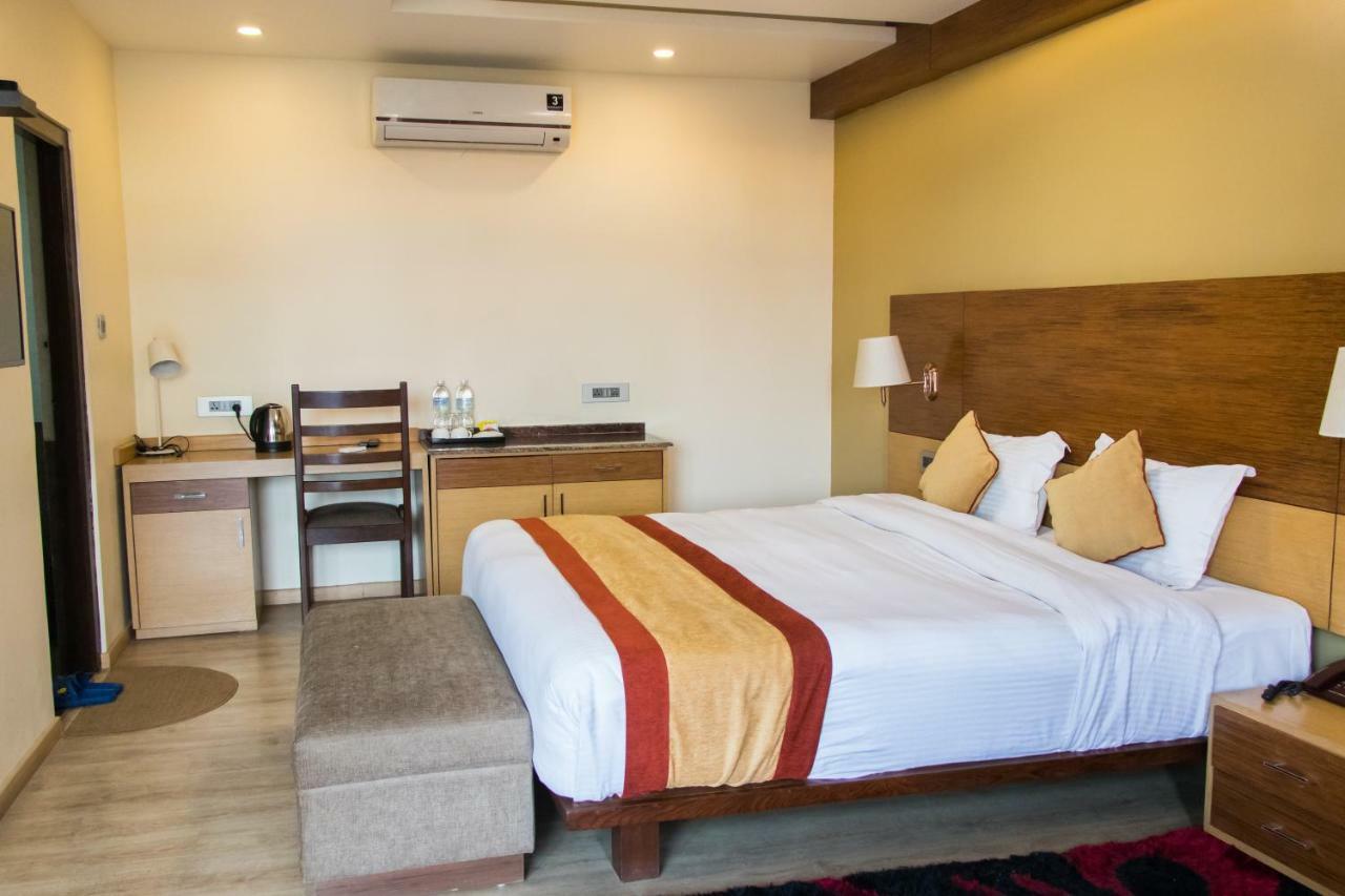 Retro Hotel And Spa Kathmandu Exterior foto